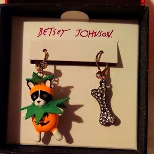 Betsey Johnson Just treats Dogolantern earrings